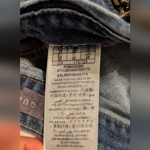 Guess Medium Blue Jeans, Size 28 - Picture 4 of 4